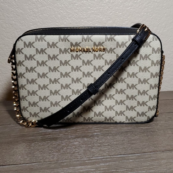MICHAEL Michael Kors Handbags - MICHAEL Michael Kors Jet Set Crossbody